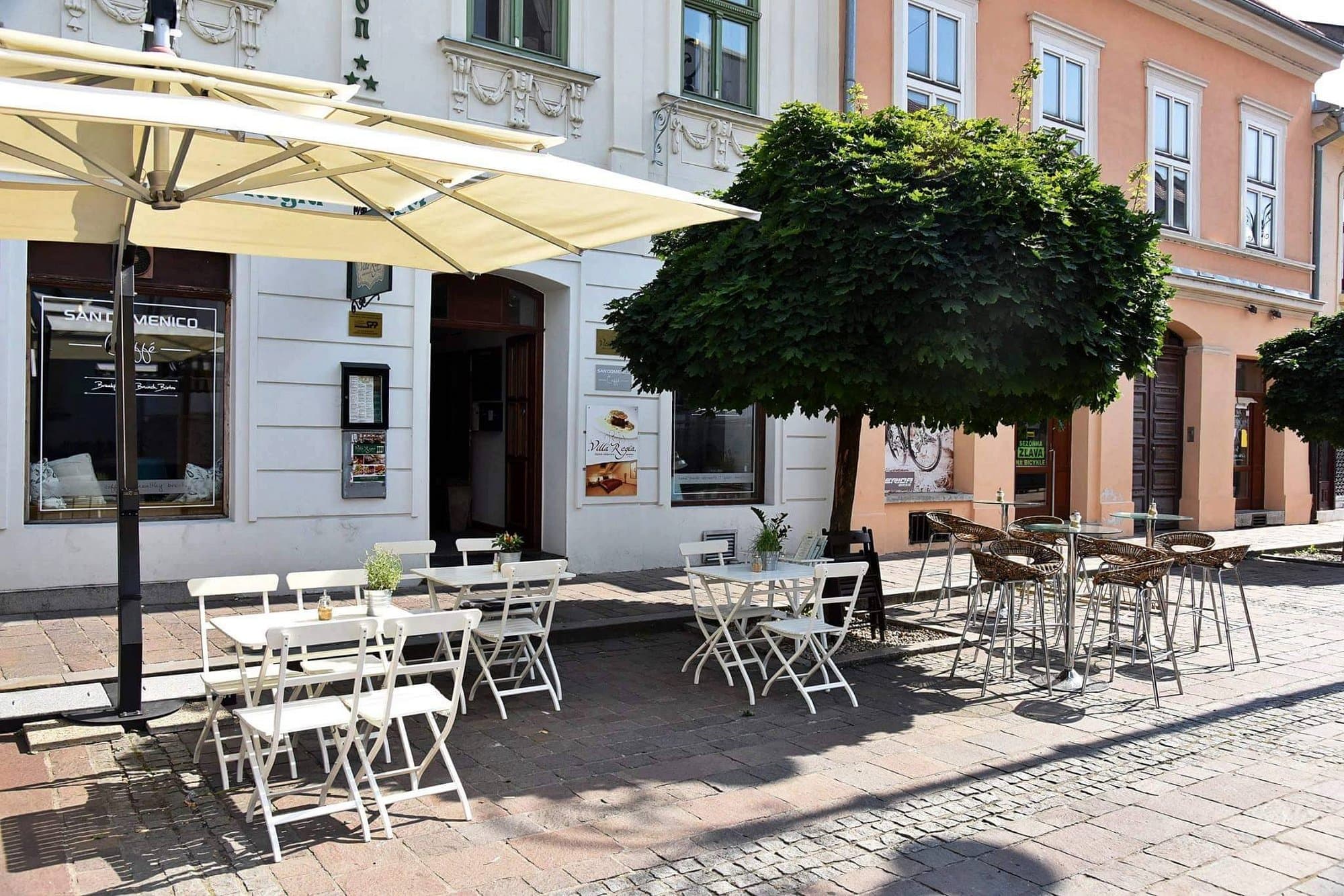 Local Cafés & Restaurants